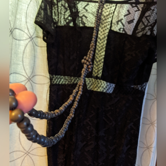 Bailey black lace panel dress - Picture 9 of 9